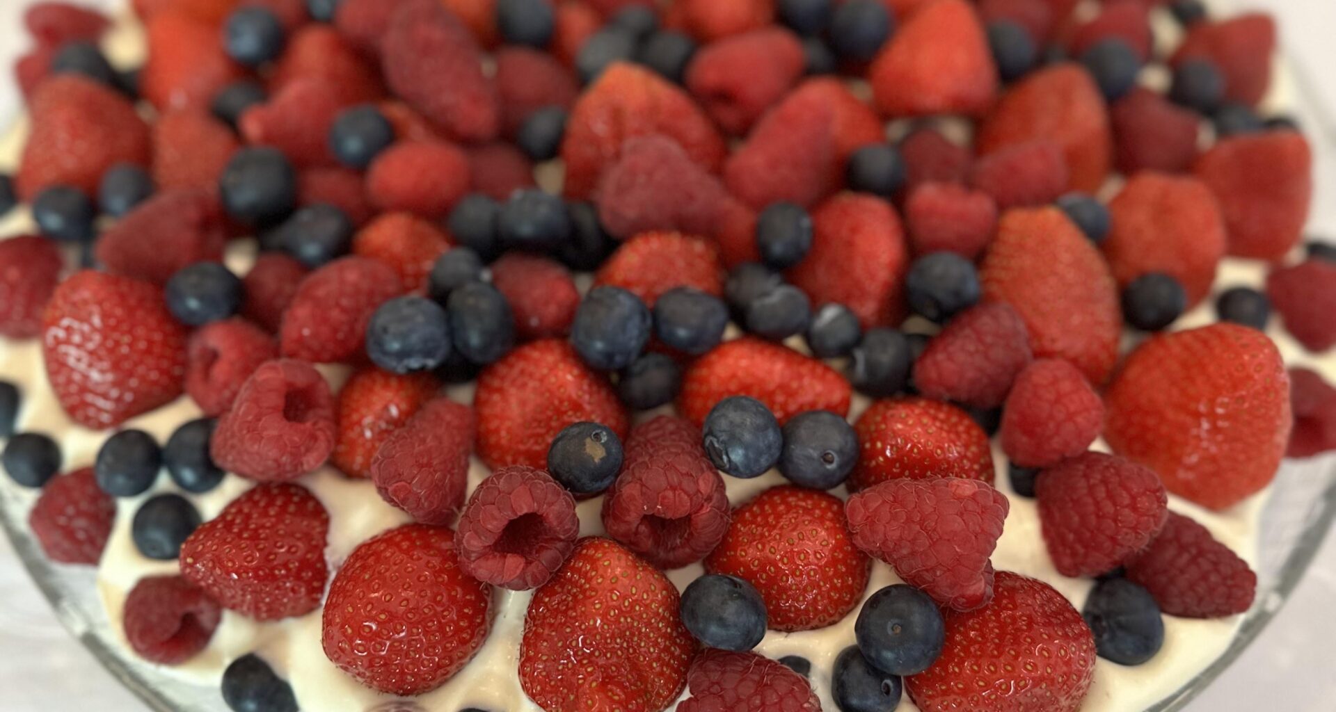 Pavlova for Norway’s Constitution Day🍓 so good
