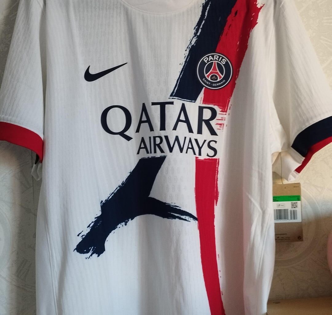 Just received my 24/25 away kit (Dri-Fit ADV)