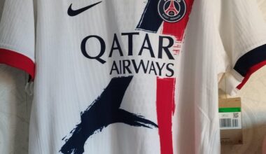 Just received my 24/25 away kit (Dri-Fit ADV)