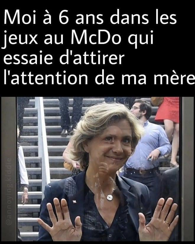 Et qu'elle fait semblant de ne pas te voir...