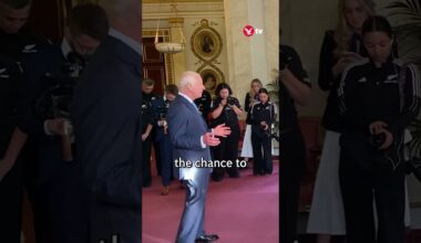 King Charles shares 'healing hug' with New Zealand rugby team #shorts