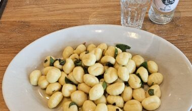 Gnocchi al burro e salvia (Zürich)