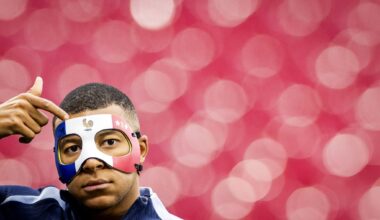 Mbappé x PSG situation (Wage Dispute)