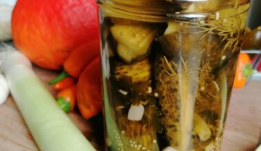 64H fermented garlicky Dill Pickles