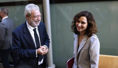 Huye de Sánchez y de las drogas es el último mensaje de la factoría Ayuso