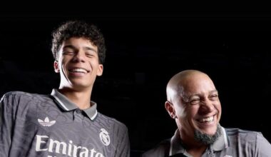 Roberto Carlos with Enzo Alves (Marcelo's son) in a new appearance wearing Real Madrid's 3rd kit. Marcelo and Carlos were together at Madrid for one season 2006/2007