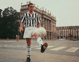 Lutto nel mondo del calcio. Se n'è andata un'icona, un simbolo. È morto Salvatore Schillaci, per tutti Totò.