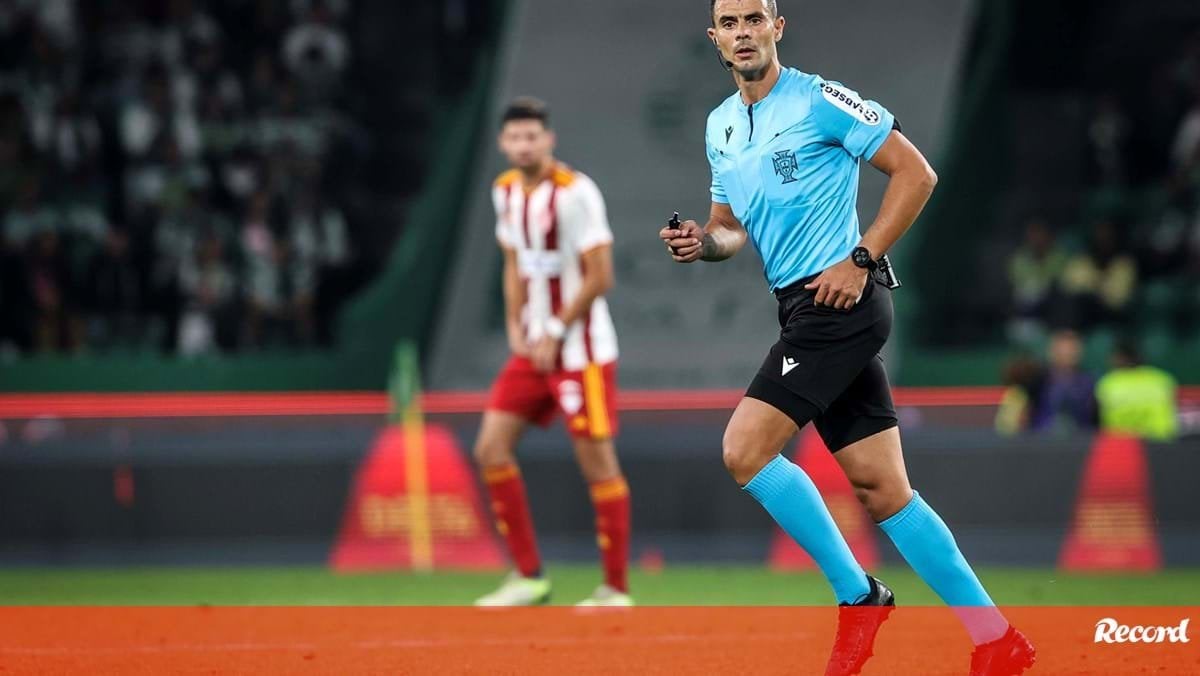 Ricardo Baixinho fora das nomeações após arbitragem polémica no Sporting-AVS SAD
