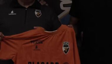 Ricardo Velho renovou contrato com o Farense até 2028