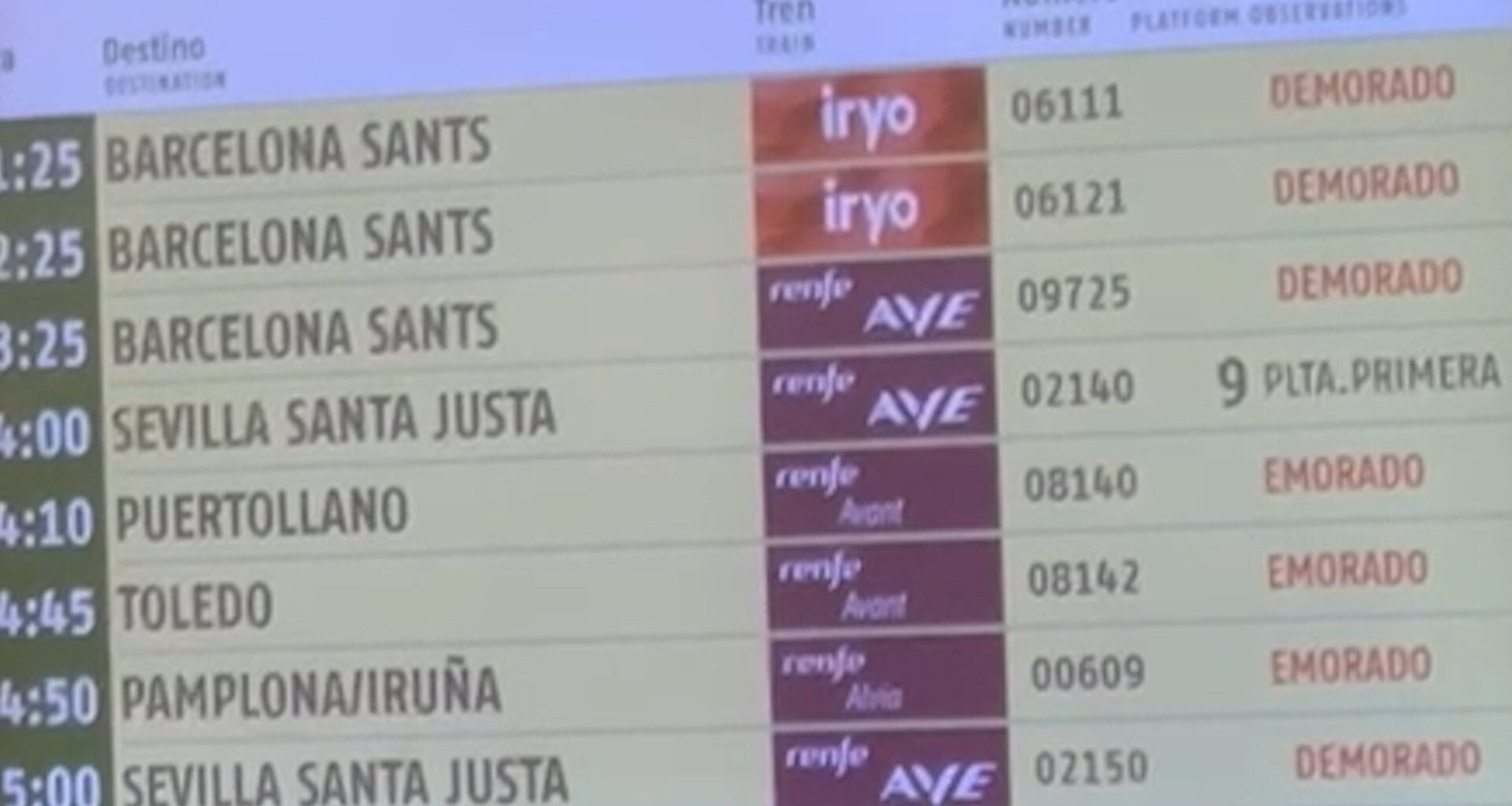 Caos en la estación de Madrid-Atocha por retrasos de hasta cuatro horas en trenes de alta velocidad