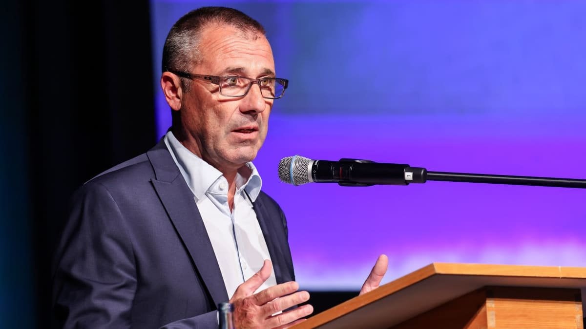 [MV] Wahlsieg gegen Fan: Ehemaliger Sinsheimer Oberbürgermeister Jörg Albrecht neuer Hoffenheim-Präsident