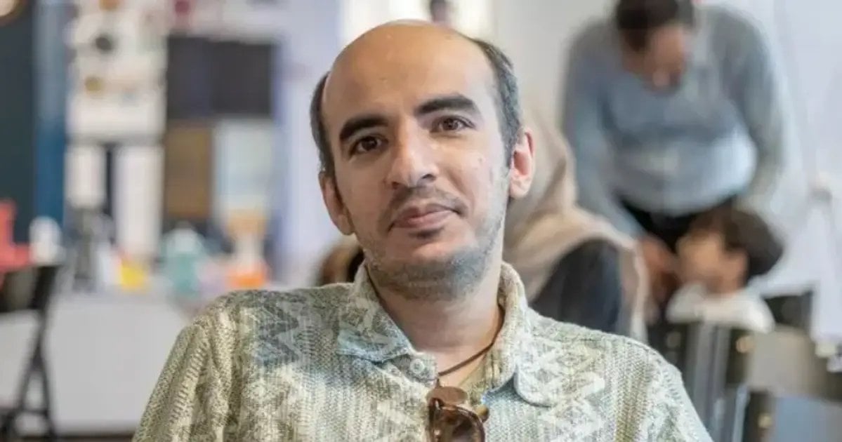 Ein einziger Punkt unter Khameneis Tweet bringt iranischem Blogger eine lange Gefängnisstrafe ein