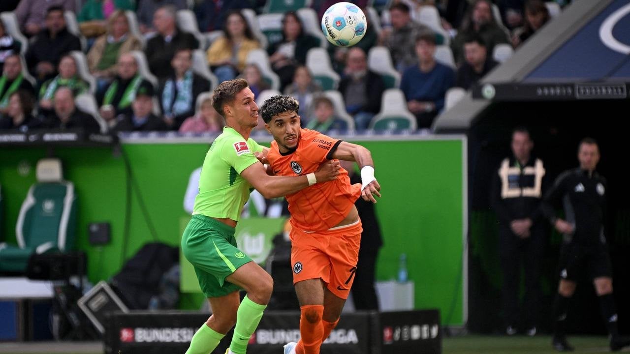 Ex-Wolfsburger trifft doppelt: Marmoush schießt Frankfurt zum Sieg in Wolfsburg