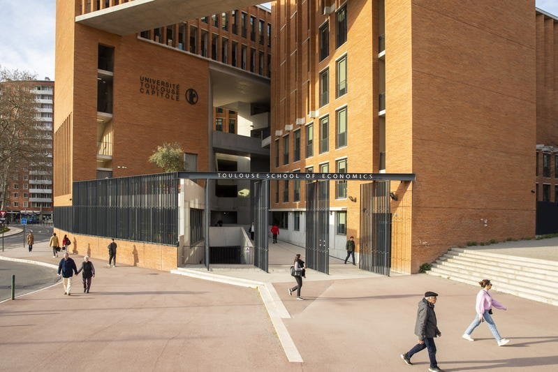 Un professeur de la Toulouse School of Economics suspendu après s'être ému des morts à Gaza