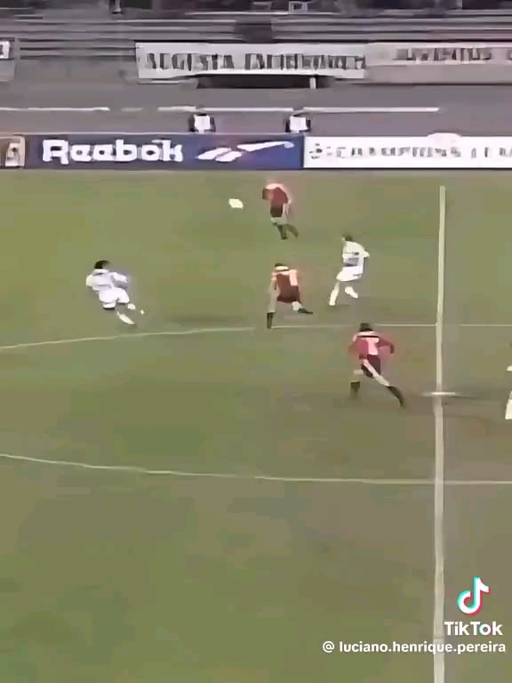 Tall elegant midfielder wearing the #5 at Real Madrid, at his peak he was unplayable
