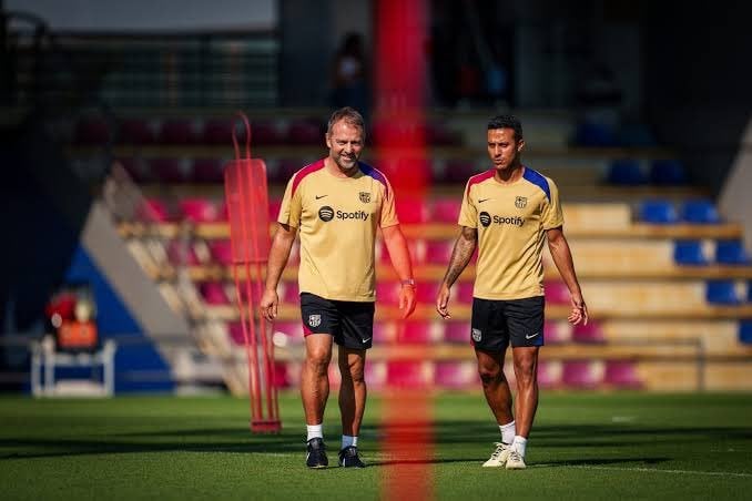 Thiago Alcântara will return to Barcelona in January. He had to go back to England now due to tax related issues.

Even now his communication with Hansi Flick is total and he also takes part in staff meetings through videoconferences.