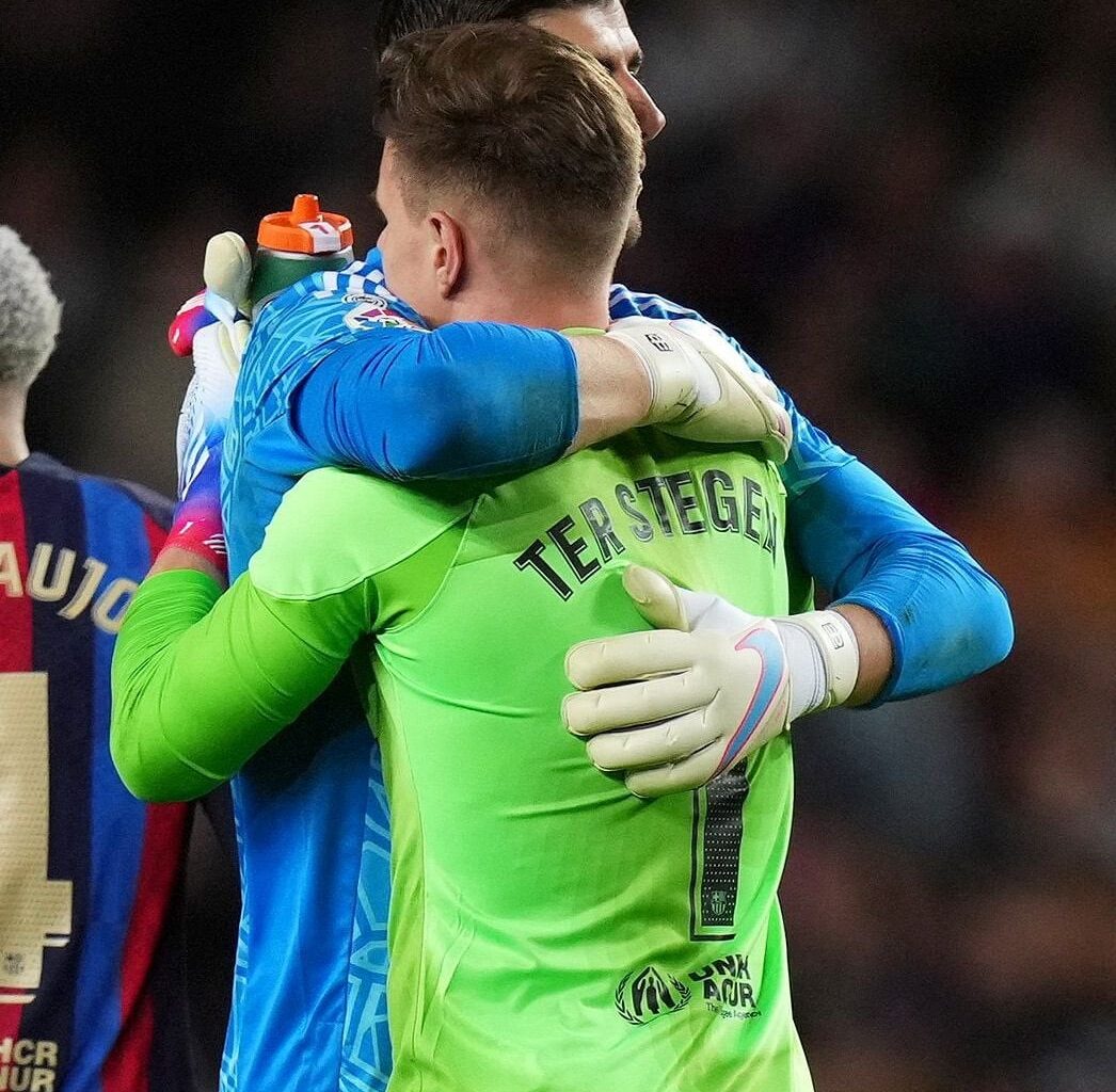 Courtois on X: I'm sorry about the injury @mterstegen1 , it really hurt to see you leave the field like that. I hope you can recover soon and we can see you in goal again.