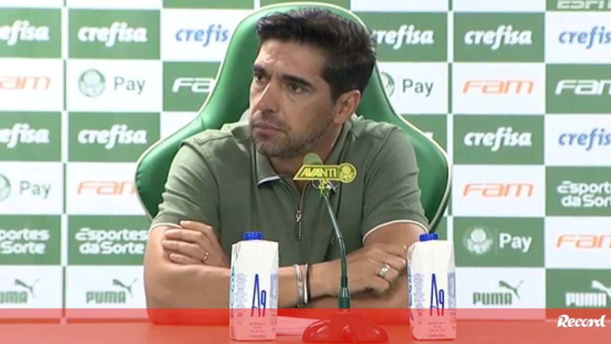 Abel Ferreira atira a jornalista: «Sei que todos vocês gostavam de estar aqui sentados, mas têm de estudar»