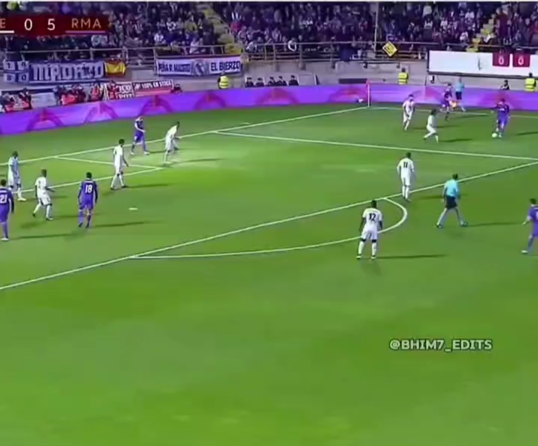 When Zidane and James couldn't believe what Nacho was doing!!