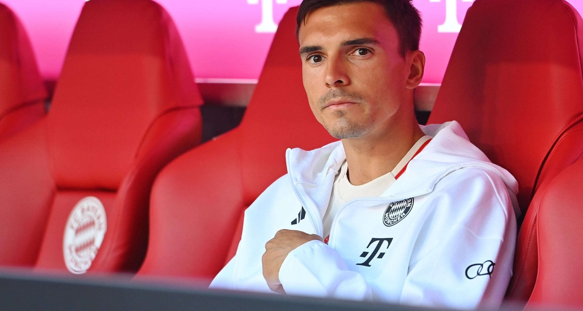 Palhinha is expected to play a bigger role with the mid-week games coming up soon. Kompany is planning on rotating his squad more often & FCB will soon start facing strong attacking teams that can exploit the gaps in the middle of the pitch, which is why Palhinha was signed in the first place
