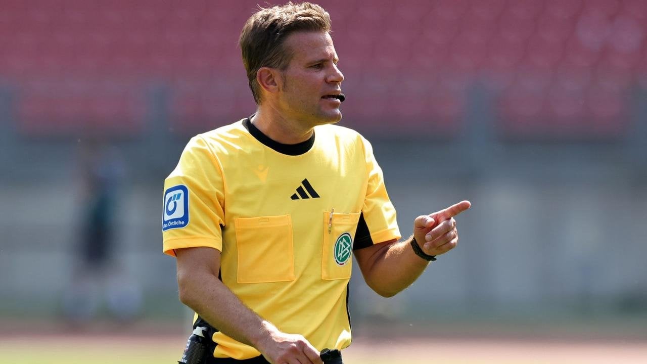 345 Einsätze: Felix Brych ist nun alleiniger Rekordschiedsrichter der Fußball-Bundesliga