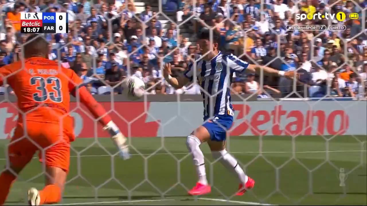 Defesas do Ricardo Velho (Farense) vs Porto