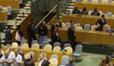 L’ONU se vide au moment où Netanyahu va démarrer son discours. On ne verra pas ces images sur BFM 🙃.