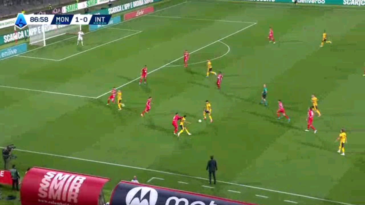Maybe I'm wrong, but doesn't Arnautovic being offside have an effect on the play? Would definitely be called back for Juve