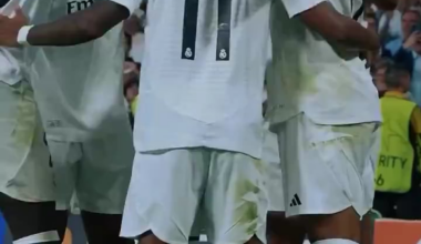 Mbappe's debut CL goal and celebration with the team 🤍