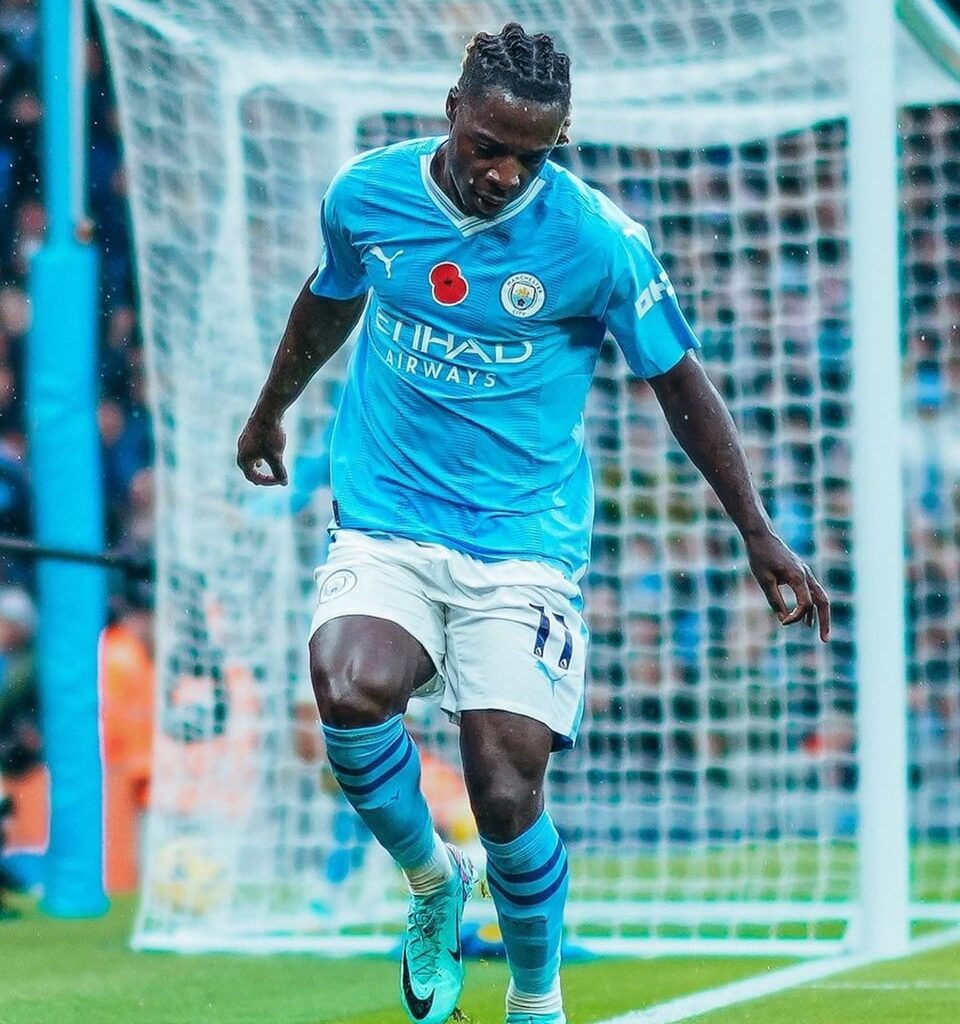 🗣️ | Robert Pires: “Bukayo [Saka] still lacks a certain level of consistency. In my opinion, 𝗝𝗲𝗿𝗲𝗺𝘆 𝗗𝗼𝗸𝘂 𝗶𝘀 𝗮 𝗯𝗶𝘁 𝗯𝗲𝘁𝘁𝗲𝗿. He has better dribbling skills and is more imaginative.” 🥶✨