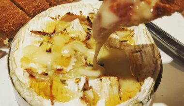 camembert, garlic, honey, thyme dip