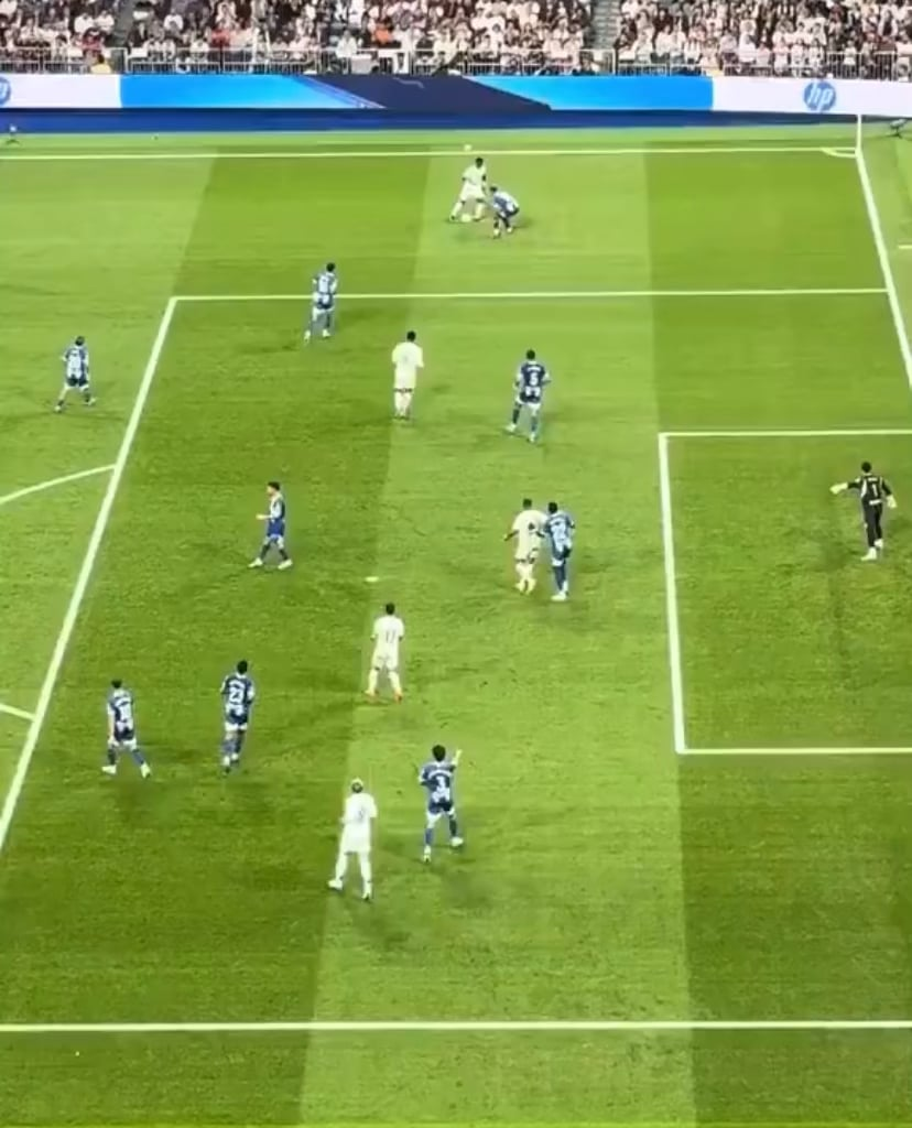 Video shows the reason why Vinicius was given a yellow card against Alavés. After the game, the referee stated the reason was “for making technical observations to one of my decisions”