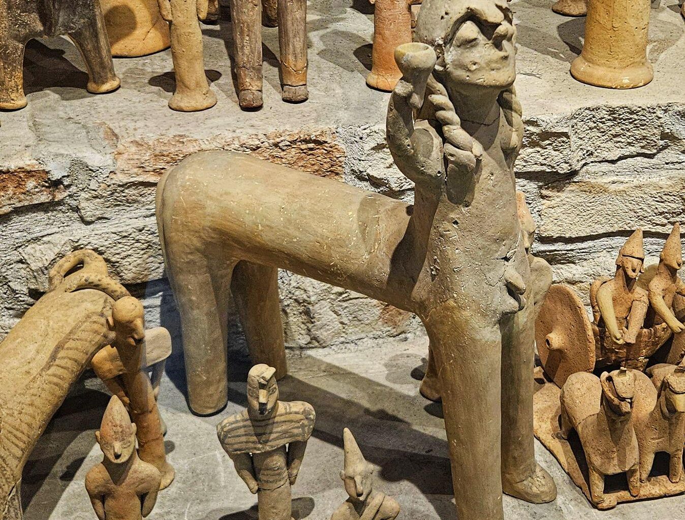 Endlich ein für alle mal geklärt: Die Anatomie männlicher Zentauren