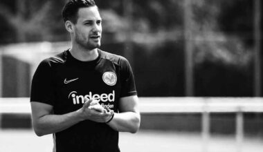 Eintracht Frankfurt trauert um Helge Rasche. Der U19-Cheftrainer ist am Donnerstag bei einem Verkehrsunfall mit 33 Jahren ums Leben gekommen.