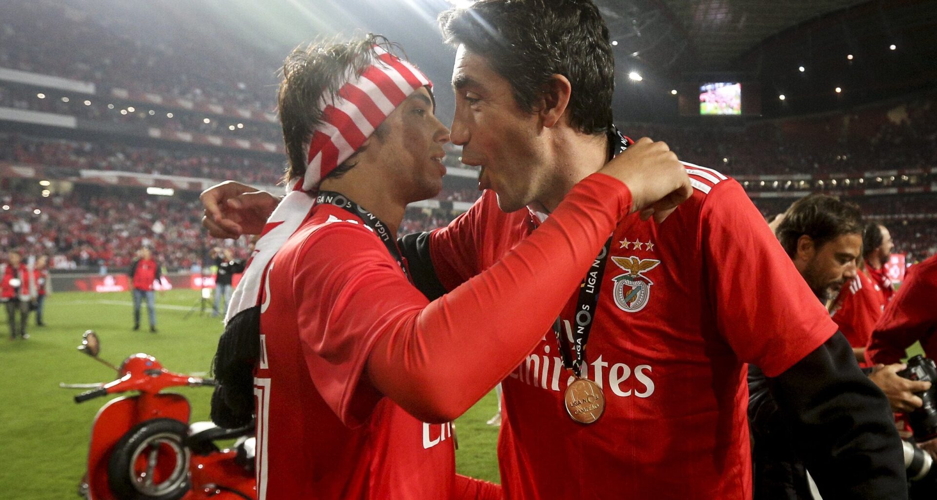 João Félix a O JOGO: "Bruno Lage ia ajudar o Benfica. Ficaria muito contente"