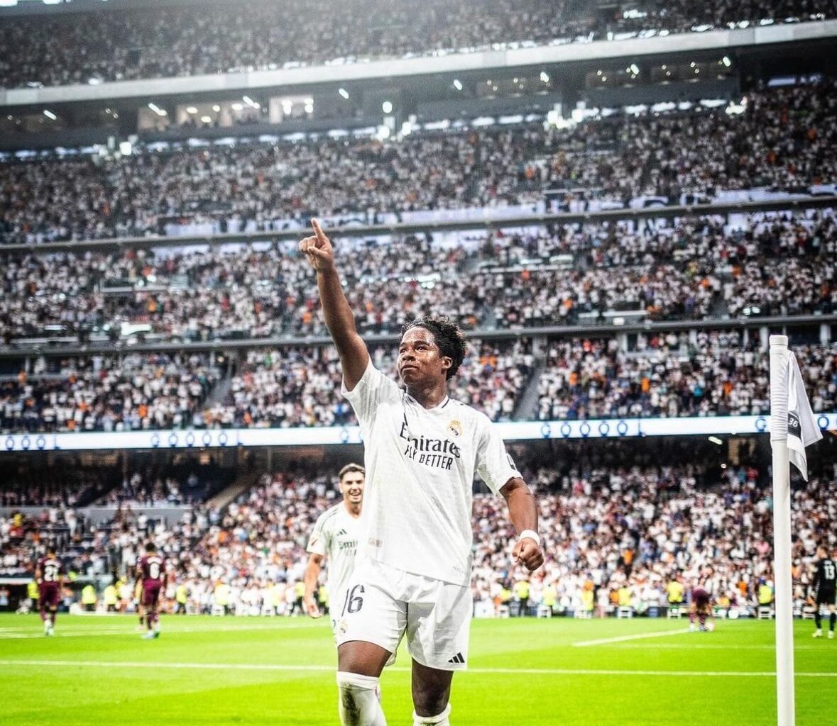 Endrick makes Real Madrid history… becoming their youngest UCL goalscorer ever! 🇧🇷

La Liga debut goal and Champions League debut goal.

Two goals in 23 minutes so far as Real Madrid player
