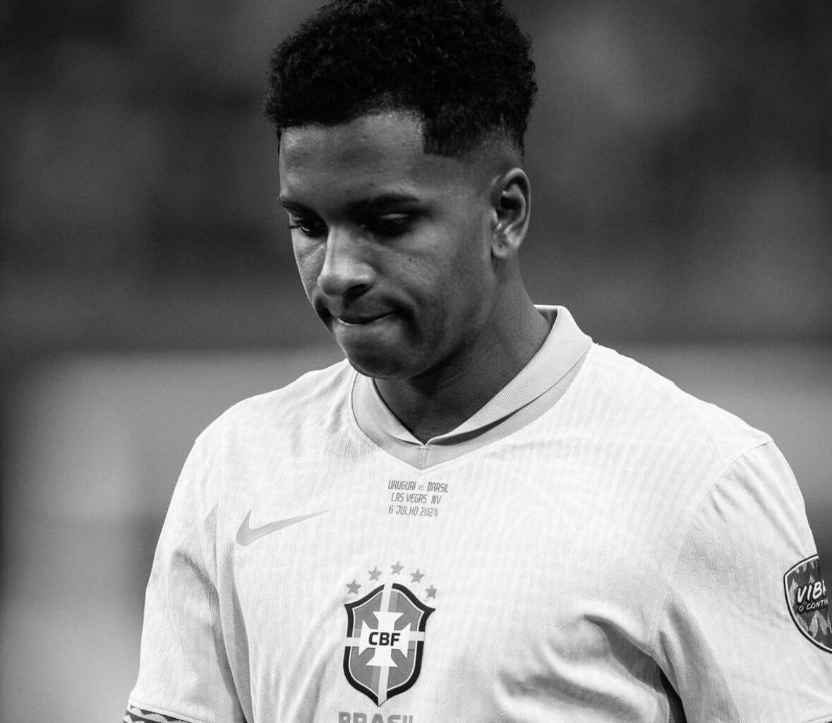 Neymar Jr on Rodrygo out of the Ballon d’Or top 30: “Minimum top 5 in the world. Craque”.