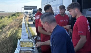 Stau! Regionalliga-Partie abgesagt - Zwickau-Spieler bekommen Essen auf Leitplanke
