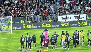 🦩 Cagliari’s players faced the Curva after today’s 0-4 defeat to Napoli. Nobody was exempt from criticism…even Pully the 9-foot flamingo mascot