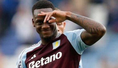 Aston Villa recusou 40 propostas só este verão por ponta de lança de 20 anos