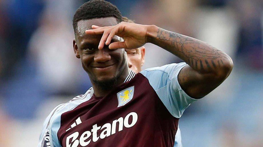 Aston Villa recusou 40 propostas só este verão por ponta de lança de 20 anos