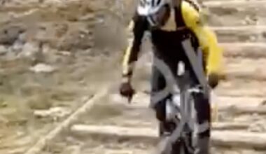 Pedro Sánchez i Begoña Gómez, amb la bici de muntanya a Soldeu