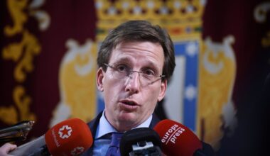 Almeida asegura que el "mejor plan antibulos" en la democracia sería que Sánchez "dimita y convoque elecciones"