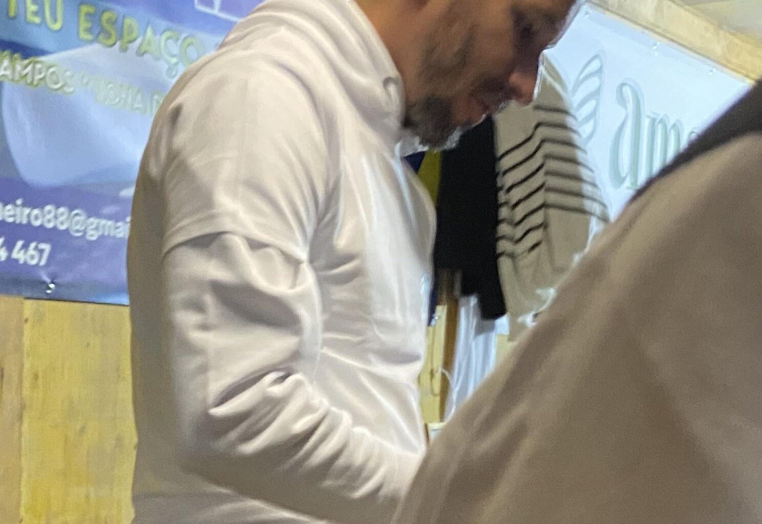 Lord Licá spotado a vender finos