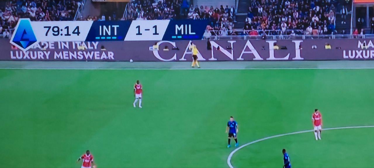 What are those lines under team names