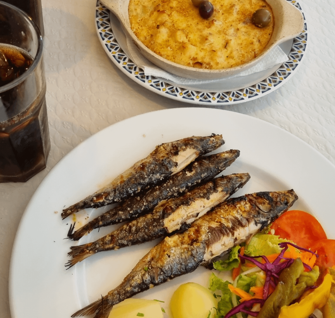 Sardines and bacalhau com natas (codfish with cream) 🇵🇹