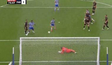 Pisão de Samu no lance do 2-1; VAR não intervém