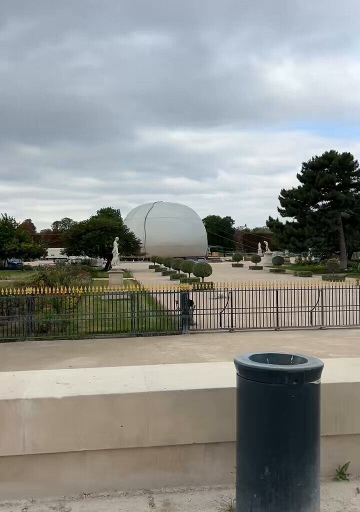 Deflation of the Olympic cauldron in progress