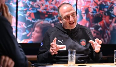 Am Freitag in Dortmund 6205 (!) Tage im Amt: Heidenheim Trainer Frank Schmidt vor seinem 17-jährigen Dienstjubiläum als Tabellenführer nach Dortmund! Er übernahm Heidenheim 2007 als Oberligist. Hier das BILD-Interview mit Frank Schmidt (50), dem Trainer von Sensations-Team Heidenheim.
