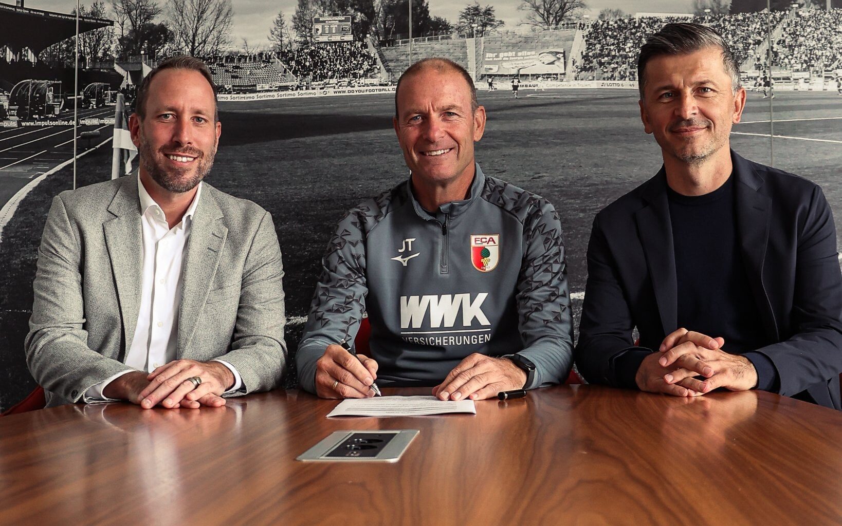 FC Augsburg verlängert Vertrag mit Trainer Jess Thorup um ein Jahr bis 2026